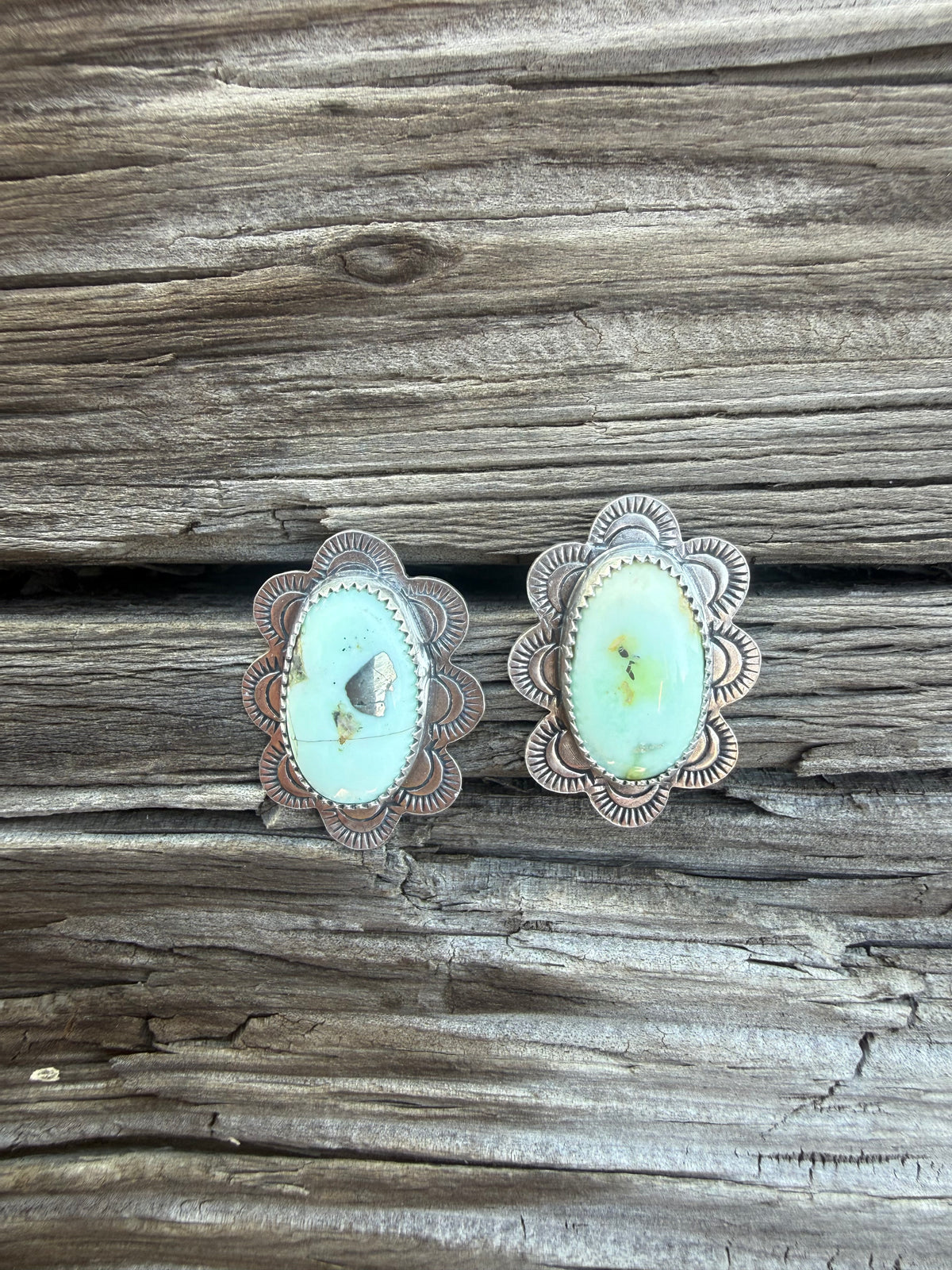 Palomino Scalloped Studs
